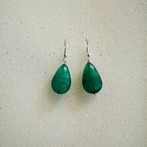 Green bead earring